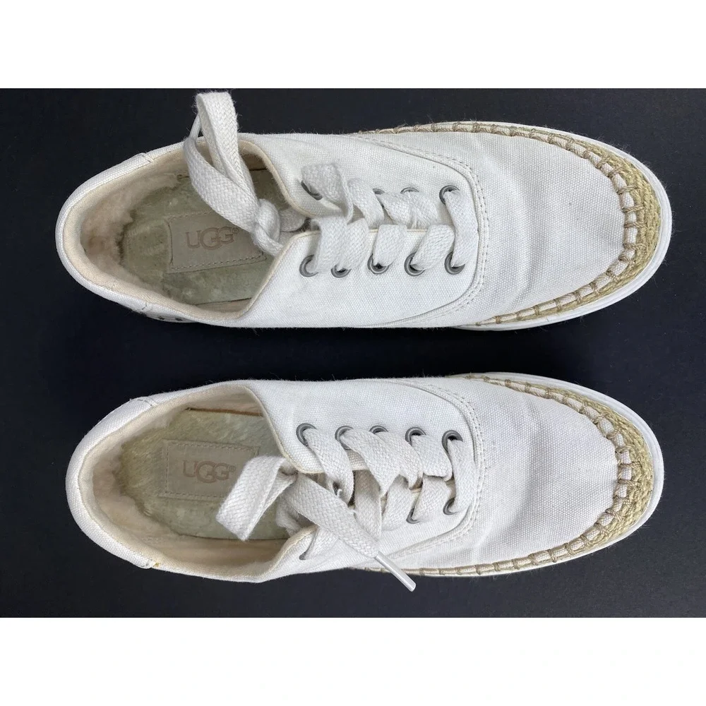 UGG Sneakers Girls Size 6 White Canvas‎ Lace Up Decorated Edge Fur Inside Heel